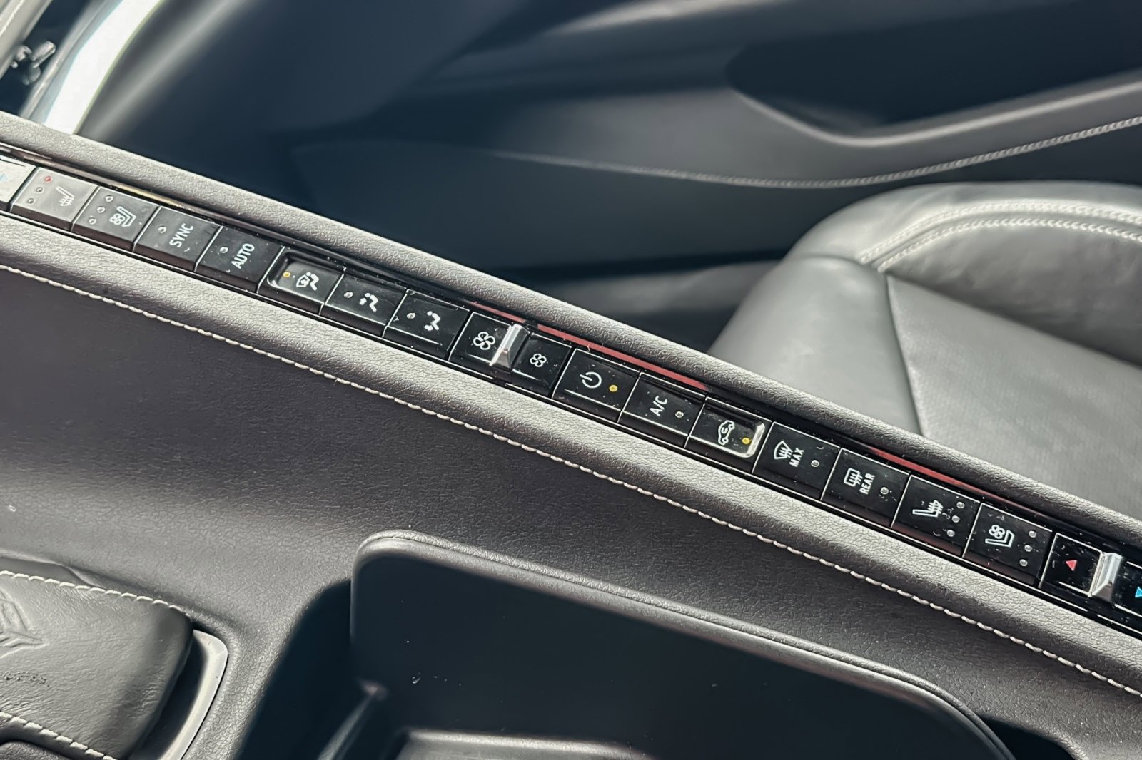 Used 2020 Chevrolet Corvette Stingray Preferred Cpe w/ 2LT Preferred Equipment Group image 15