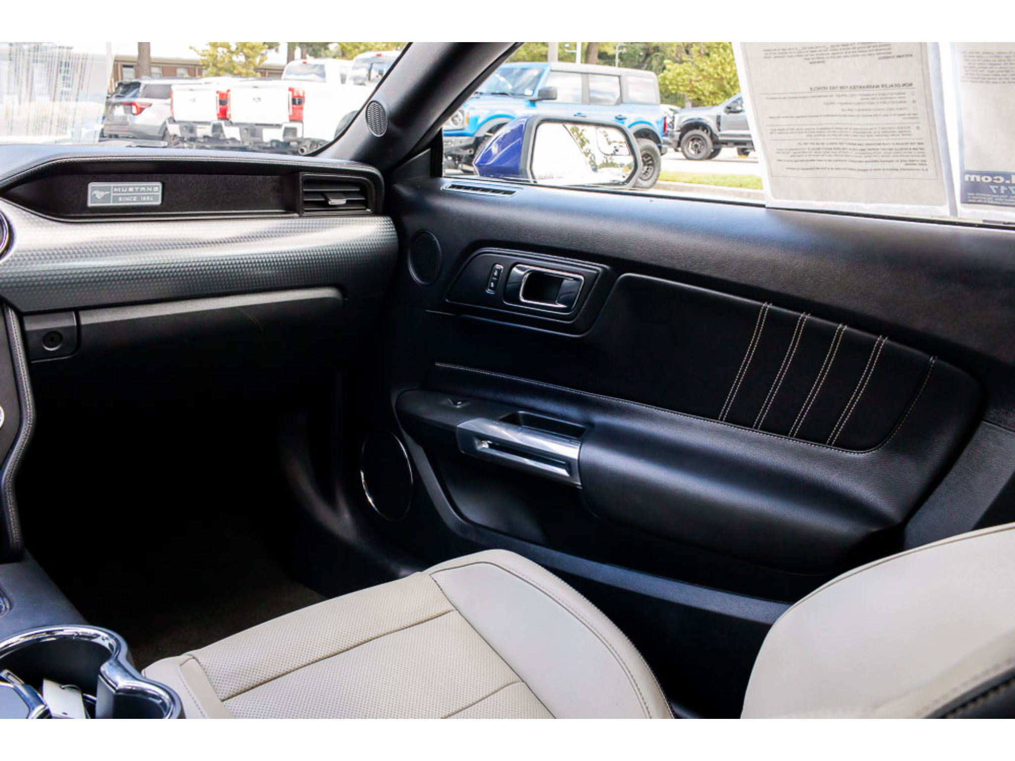 Used 2016 Ford Mustang Premium w/ Ecoboost Performance Package RWD image 13