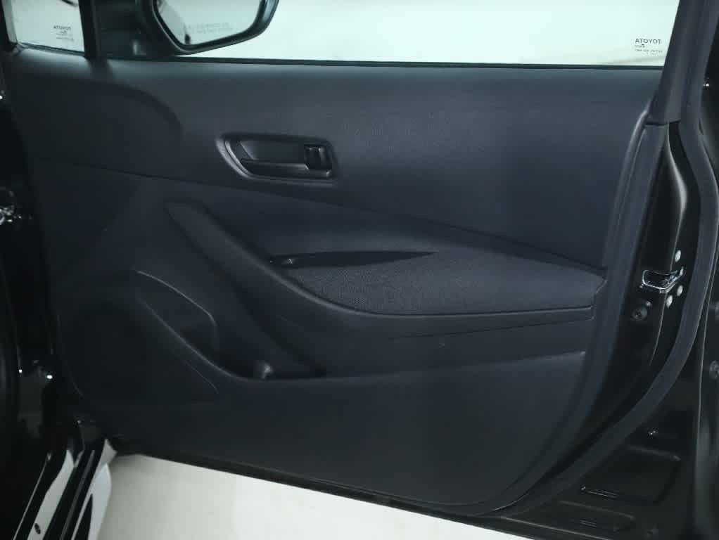 Certified 2025 Toyota Corolla LE FWD image 31