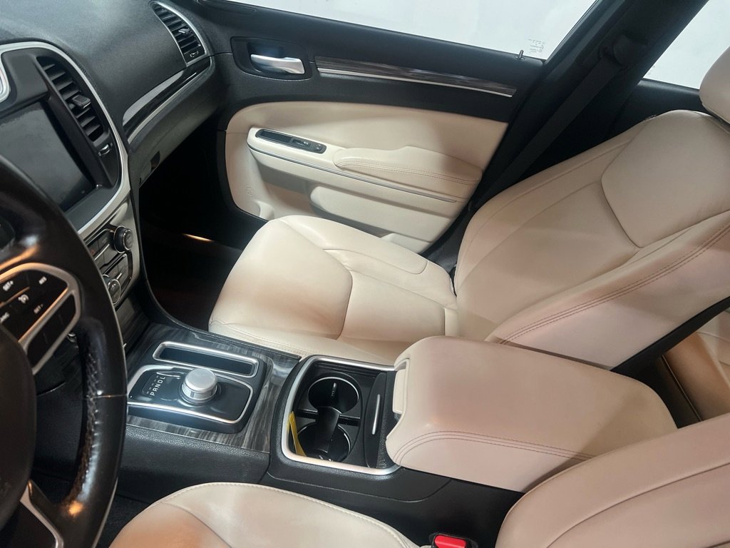 Used 2019 Chrysler 300 Touring L w/ Quick Order Package 22F image 16