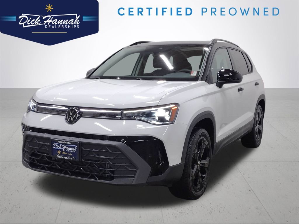 Certified 2025 Volkswagen Taos SE image 1