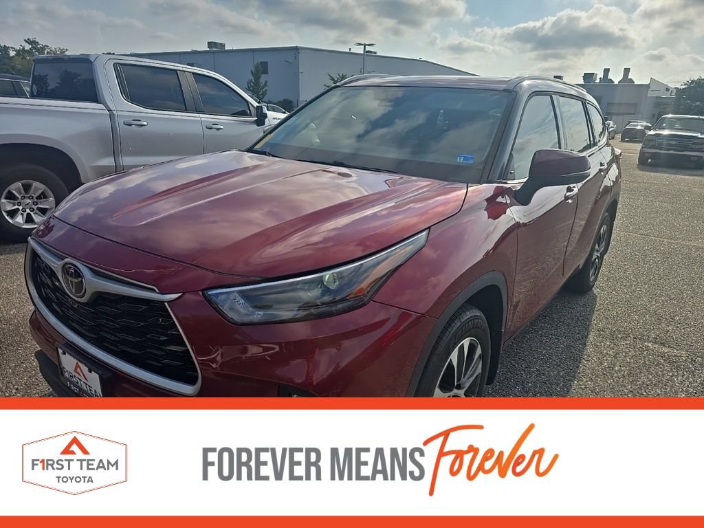 Used 2022 Toyota Highlander XLE