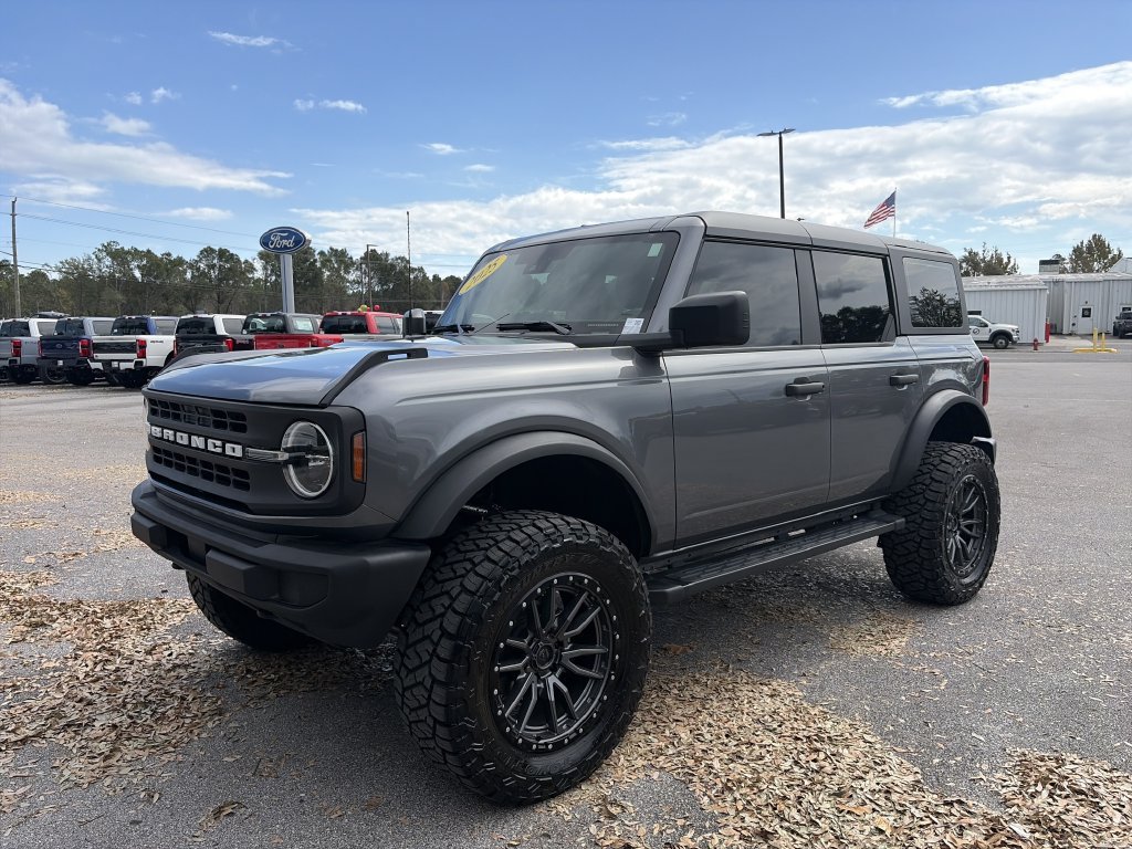 Certified 2025 Ford Bronco 4-Door AWD/4WD image 2