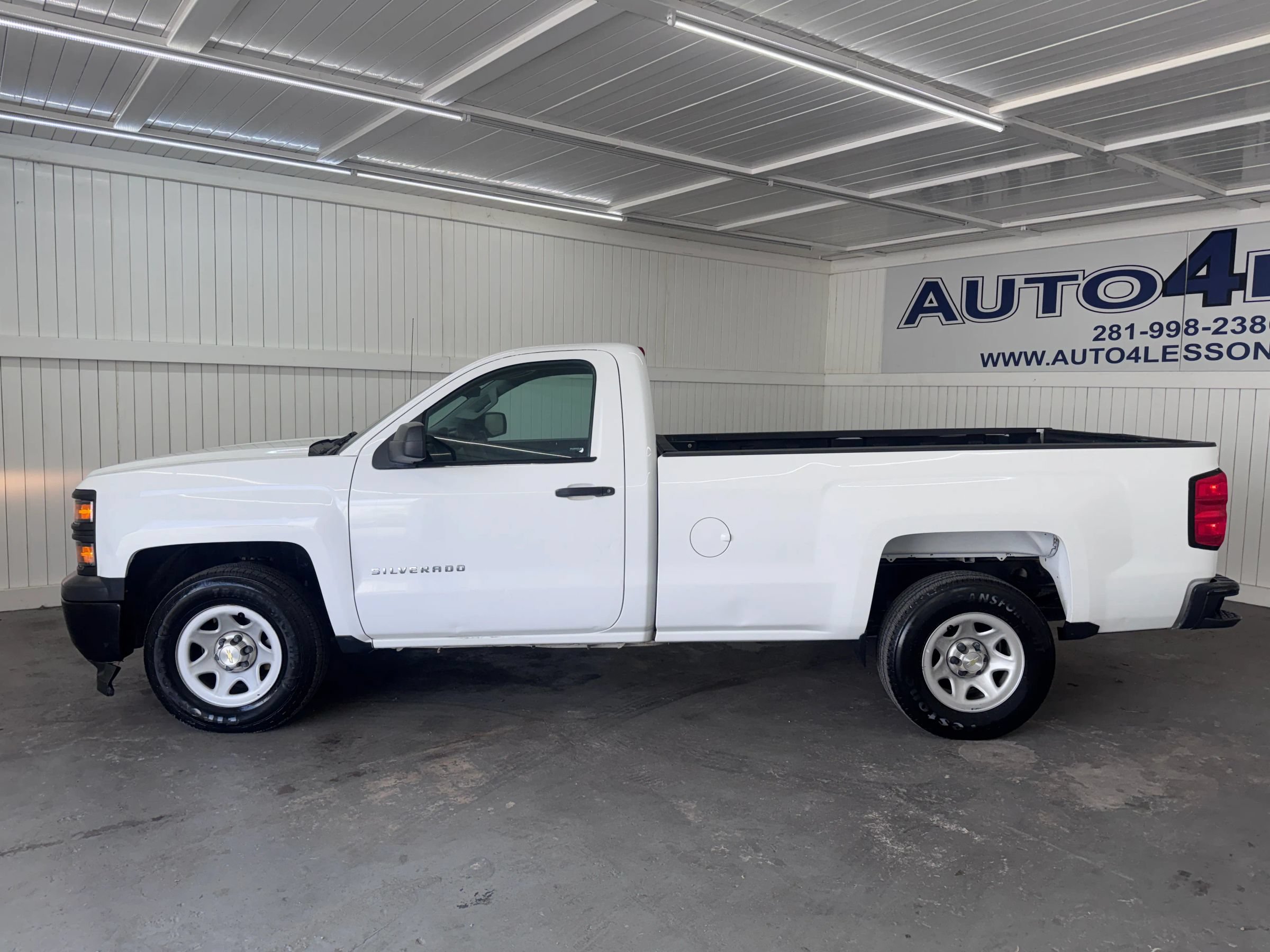 Used 2015 Chevrolet Silverado 1500 W/T RWD image 8