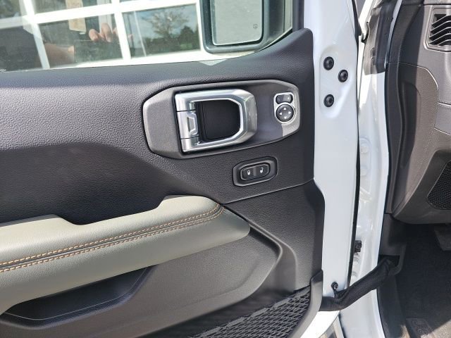 Used 2026 Jeep Gladiator Mojave image 12