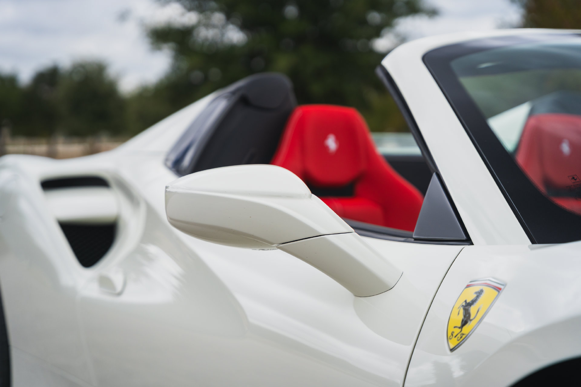 Used 2018 Ferrari 488 Spider RWD image 49