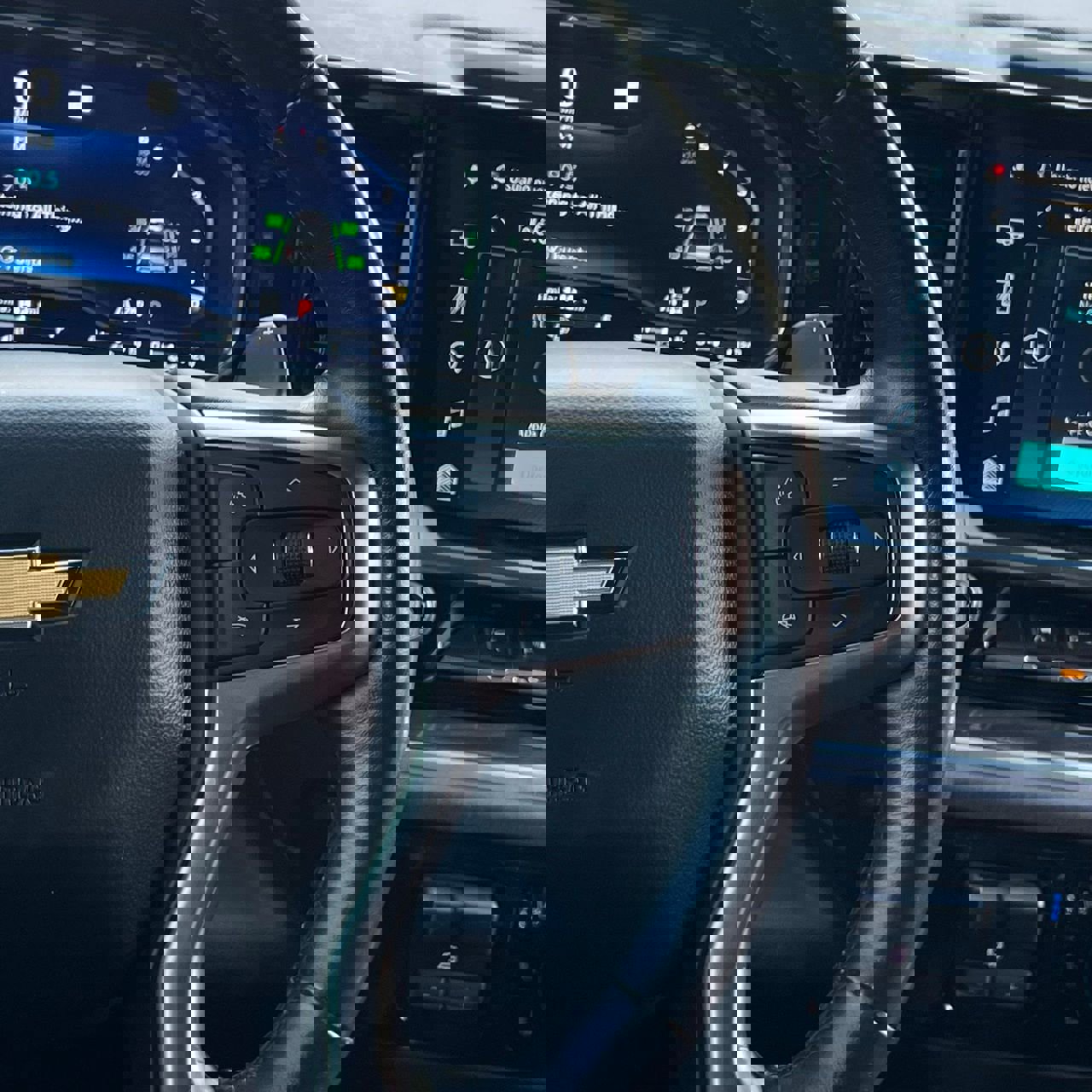 Used 2022 Chevrolet Silverado 1500 LTZ w/ LTZ Premium Package AWD/4WD image 15