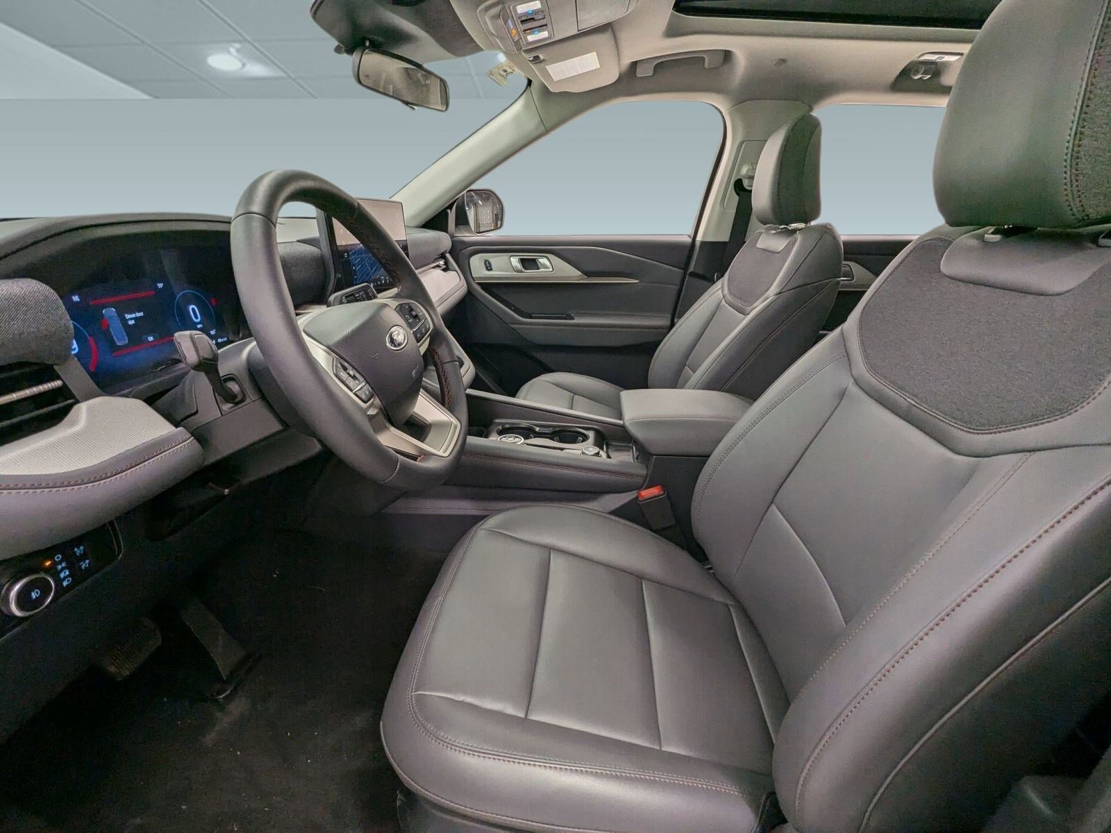New 2026 Ford Explorer Active w/ Active Comfort Package image 4