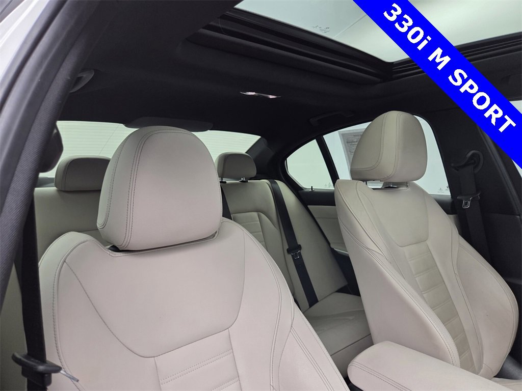 Used 2021 BMW 330i Sedan w/ M Sport Package image 17