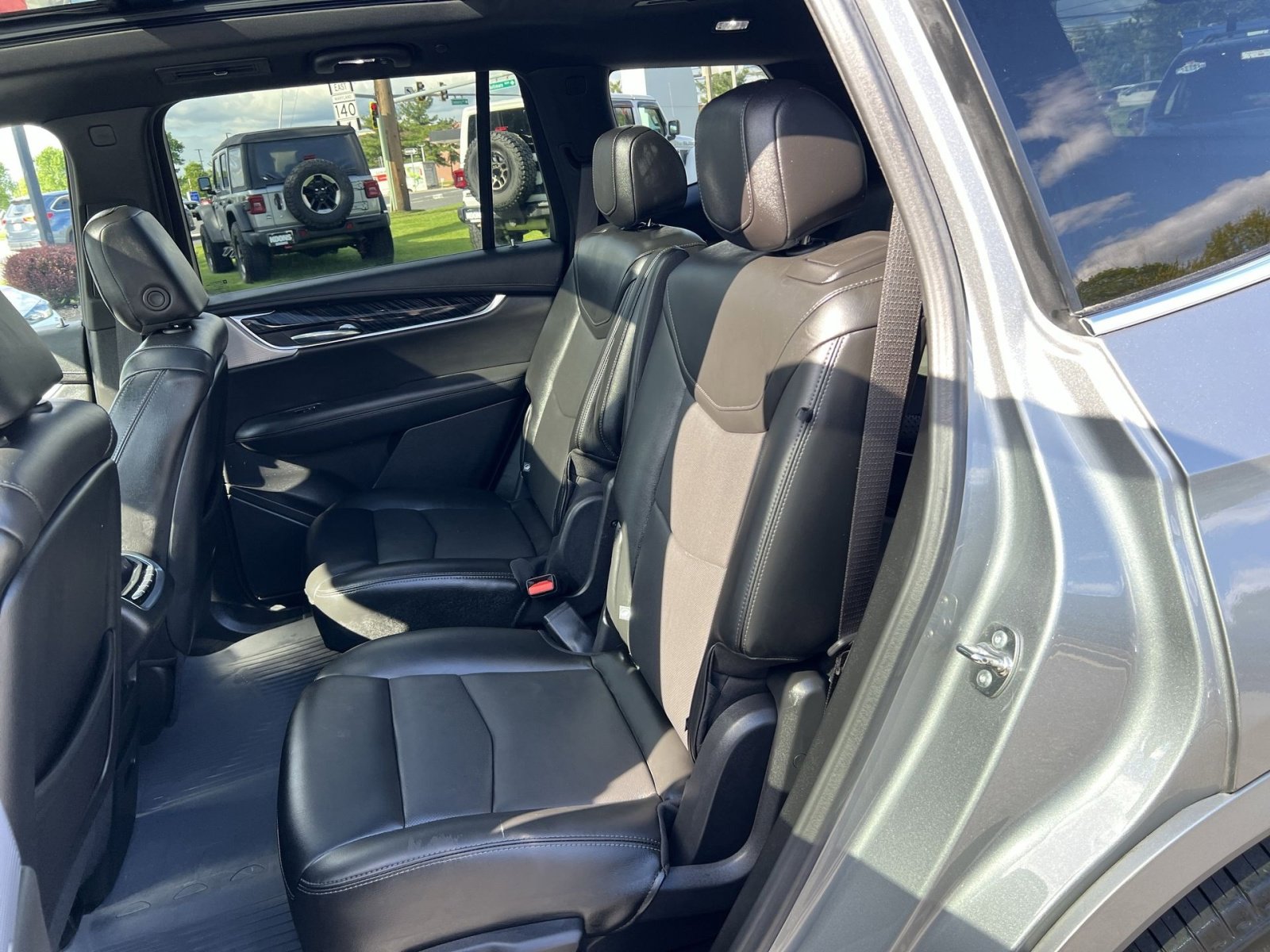 Used 2024 Cadillac XT6 Premium Luxury AWD/4WD image 33