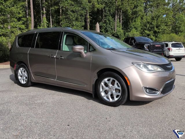 Used 2017 Chrysler Pacifica Touring-L Plus w/ Tire & Wheel Group