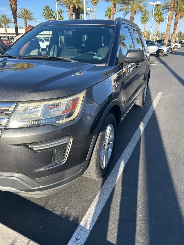 Used 2018 Ford Explorer XLT AWD/4WD image 1