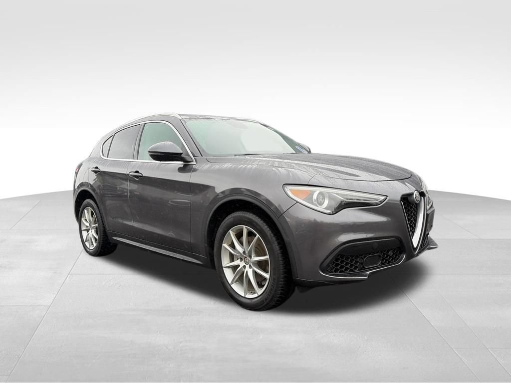 Used 2018 Alfa Romeo Stelvio Ti Lusso AWD/4WD image 1