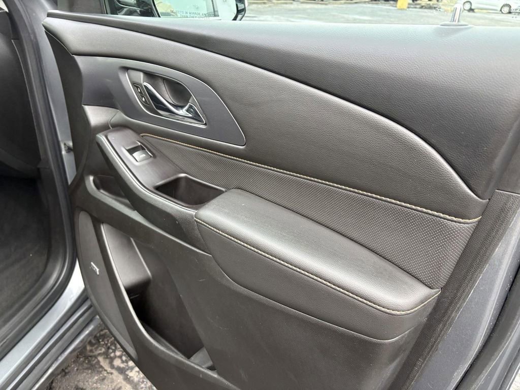 Used 2020 Chevrolet Traverse Premier AWD/4WD image 11