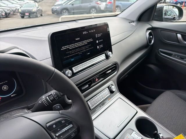 Used 2023 Hyundai Kona SEL w/ Cargo Package image 6