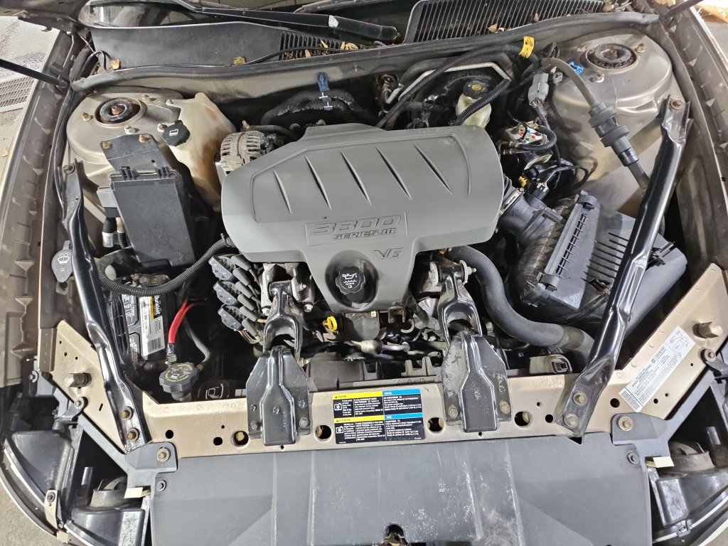 Used 2006 Buick LaCrosse CXL w/ Driver Confidence Package FWD image 33