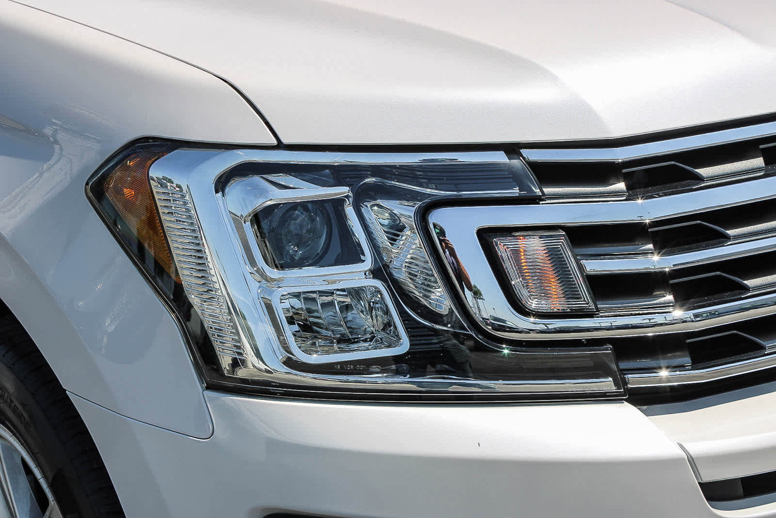 Used 2019 Ford Expedition XLT w/ Equipment Group 202A RWD image 4