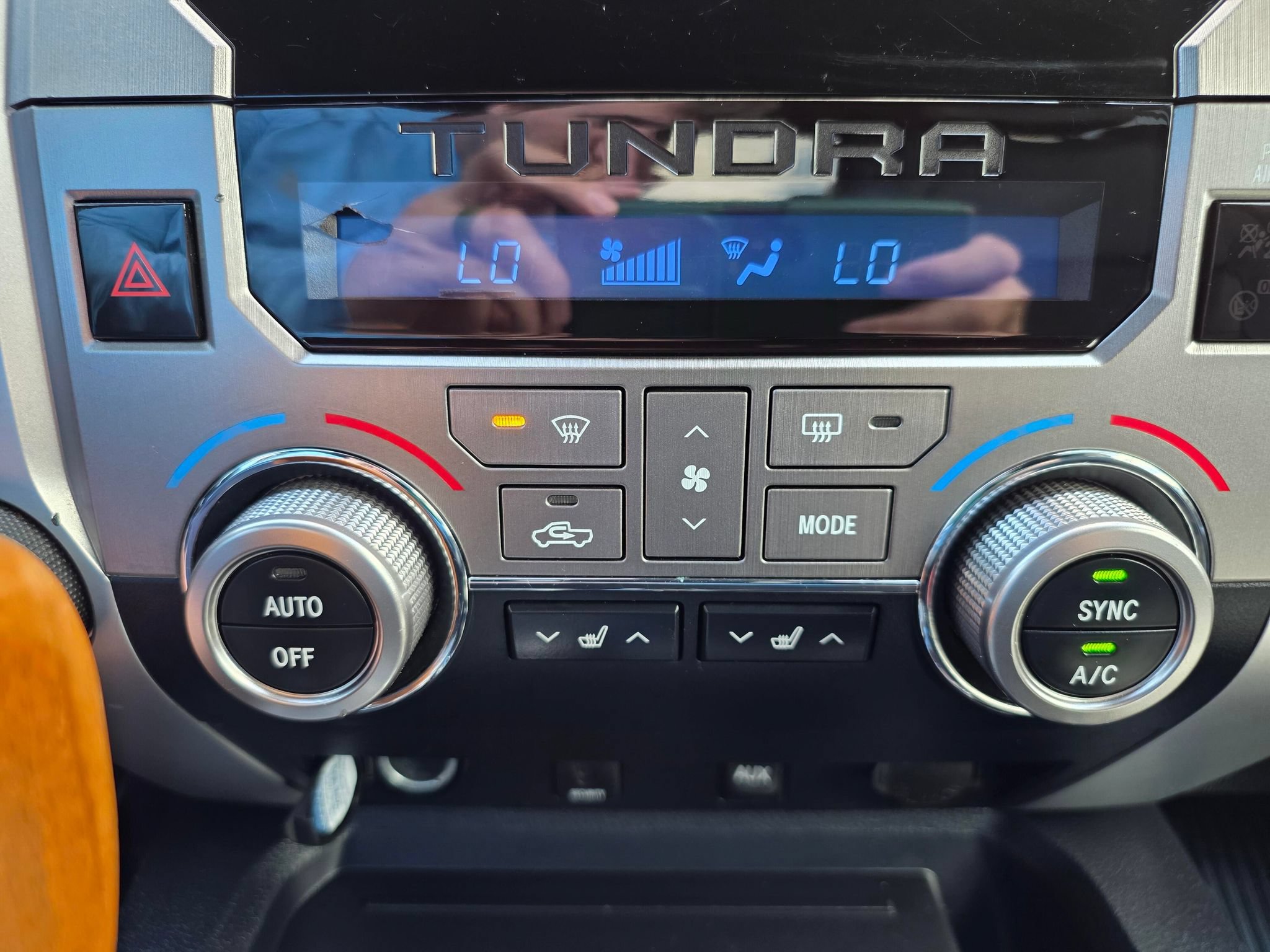 Used 2018 Toyota Tundra Limited w/ Limited Premium Package AWD/4WD image 20