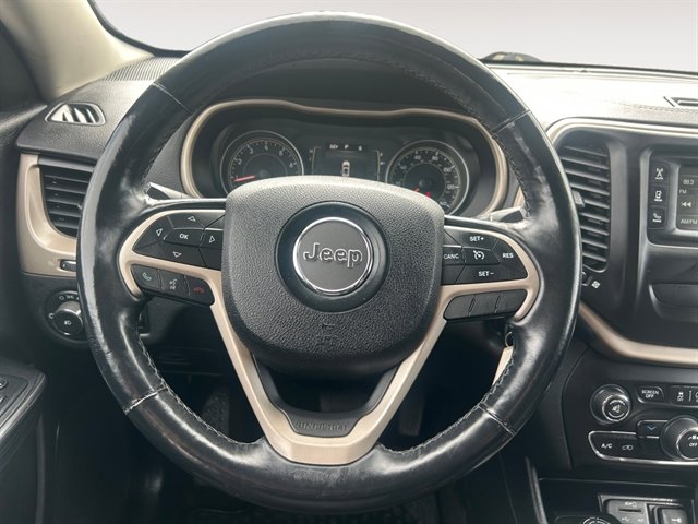 Used 2015 Jeep Cherokee Latitude w/ Cold Weather Group image 12