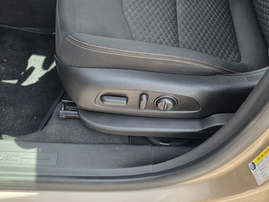 Used 2018 GMC Terrain SLE w/ Driver Convenience Package FWD image 18