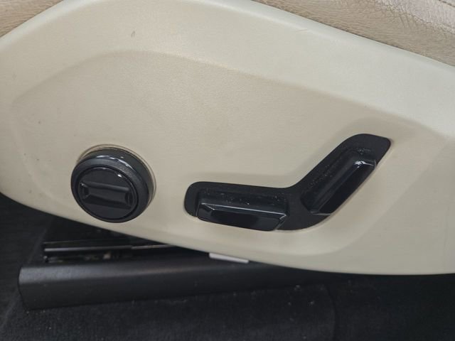 Used 2019 Volvo XC90 T5 Momentum w/ Protection Package Premier FWD image 12