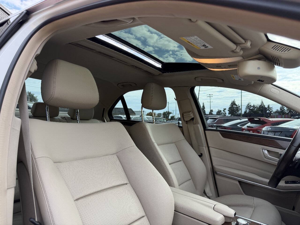 Used 2014 Mercedes-Benz E 350 4MATIC Sedan image 10