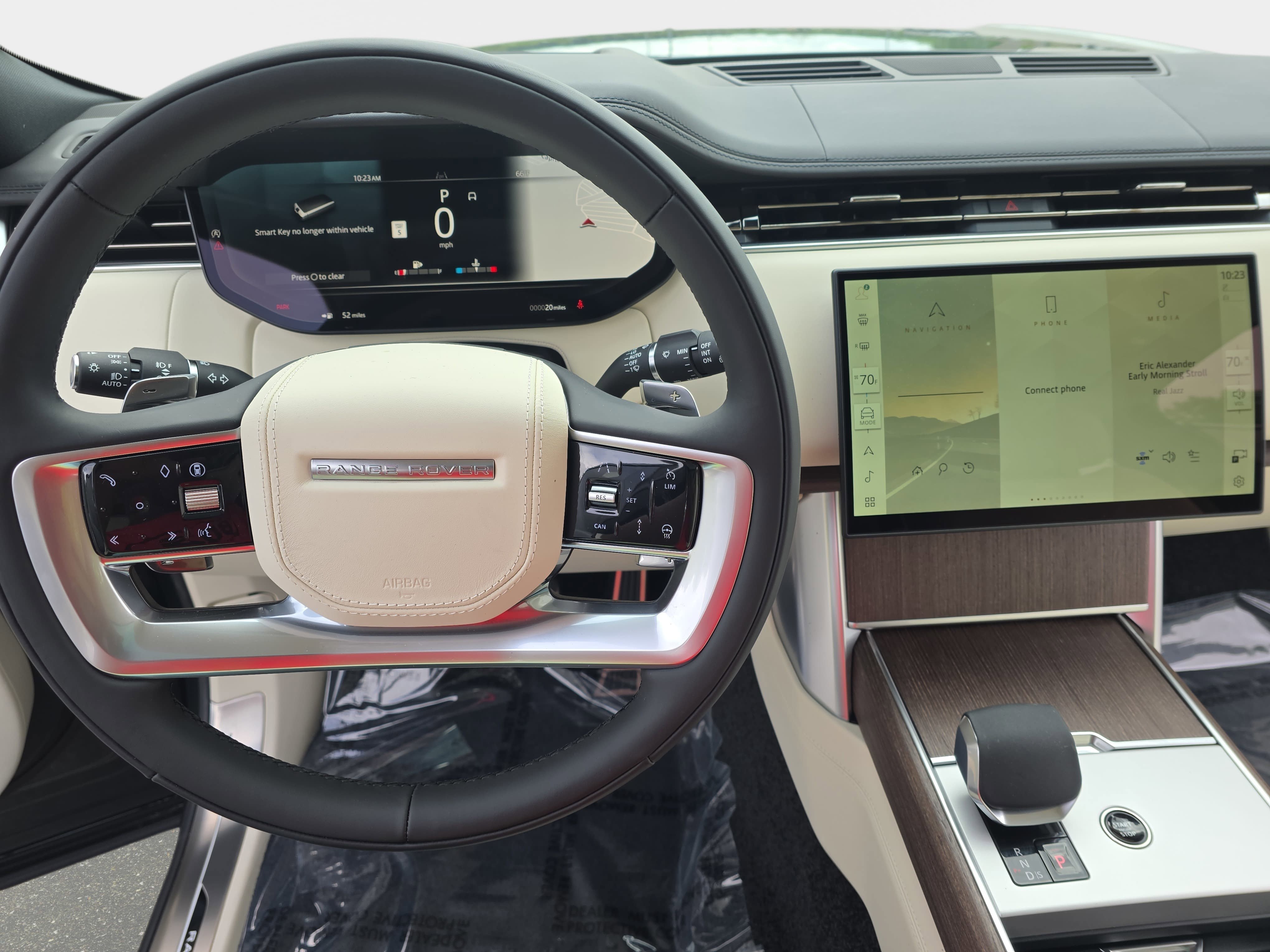 New 2026 Land Rover Range Rover Long Wheelbase SE AWD/4WD image 18
