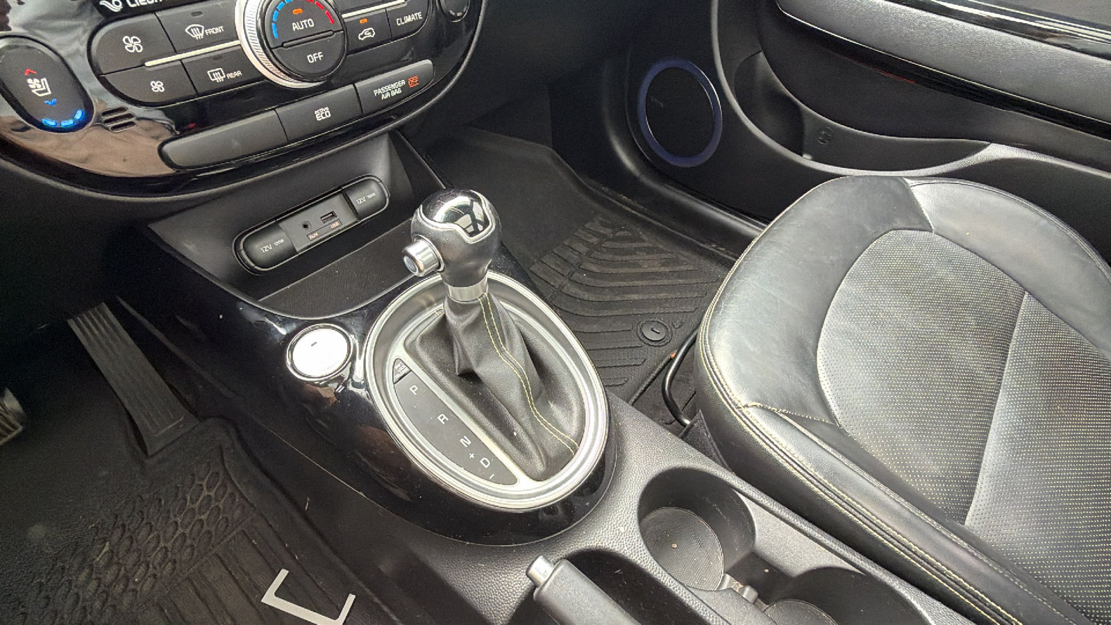 Used 2014 Kia Soul + w/ Primo Package FWD image 30
