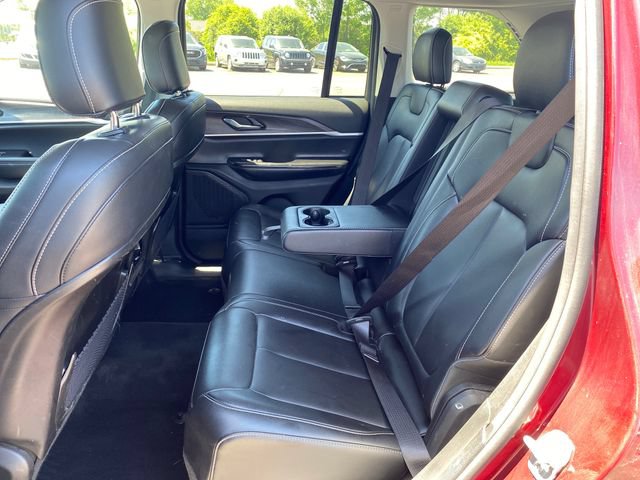 Used 2023 Jeep Grand Cherokee Limited AWD/4WD image 19
