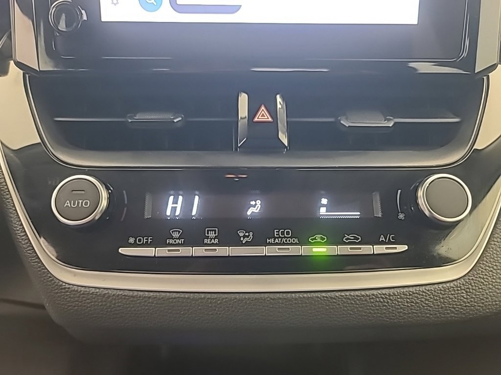 Used 2025 Toyota Corolla LE FWD image 31