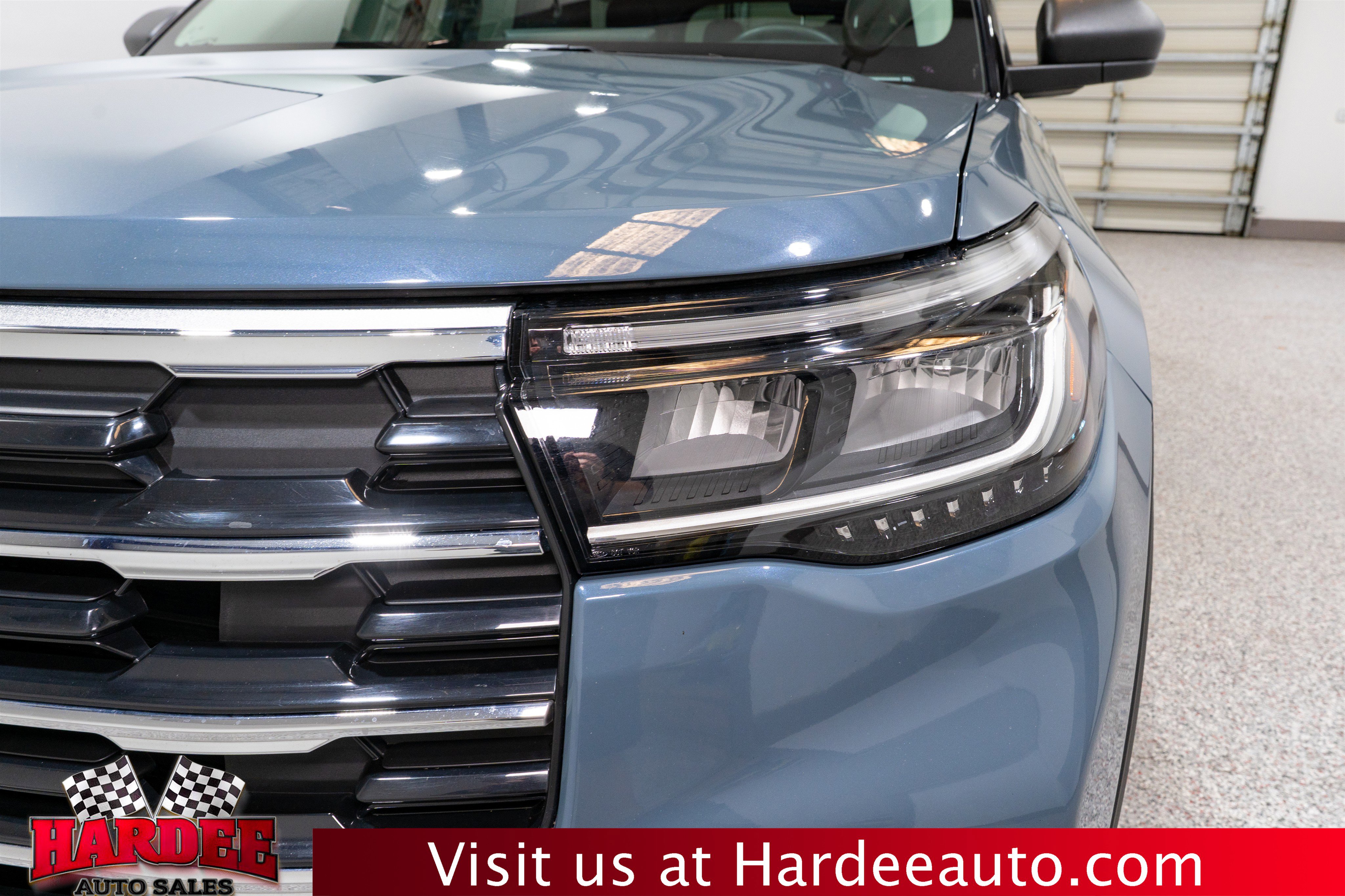 Used 2025 Ford Explorer Active w/ Active Comfort Package AWD/4WD image 8