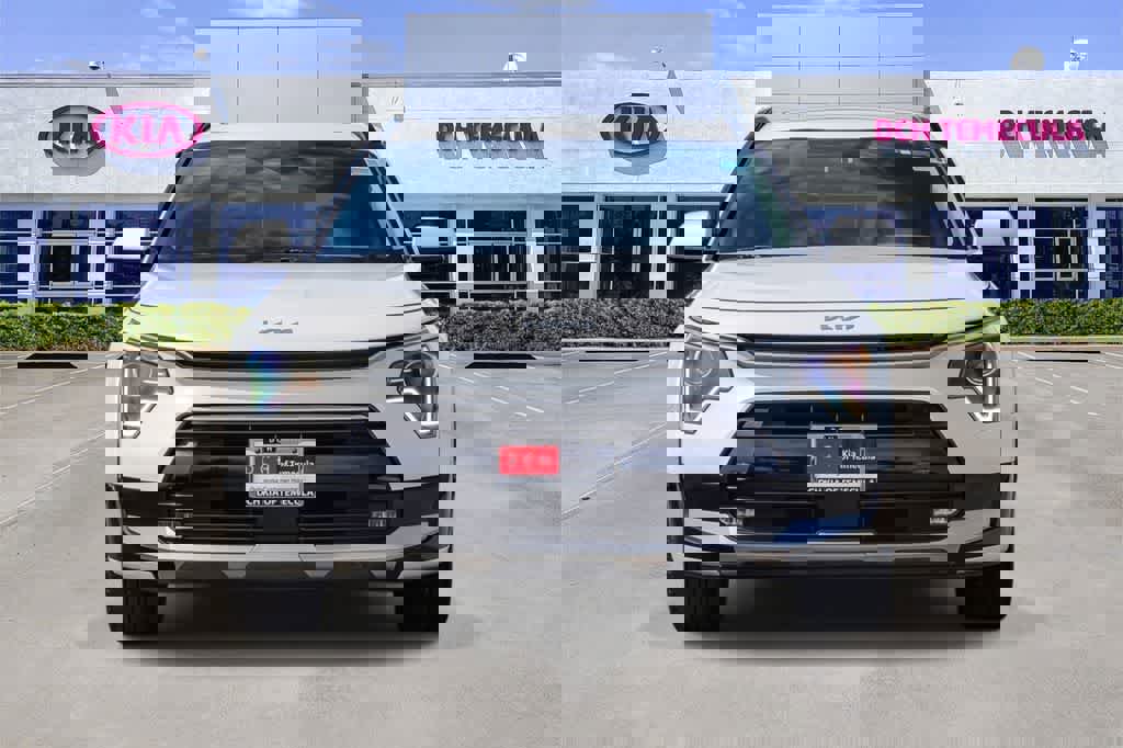 Certified 2023 Kia Niro EX Touring image 2