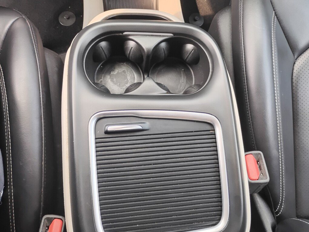 Used 2023 Chrysler Pacifica Touring-L FWD image 22