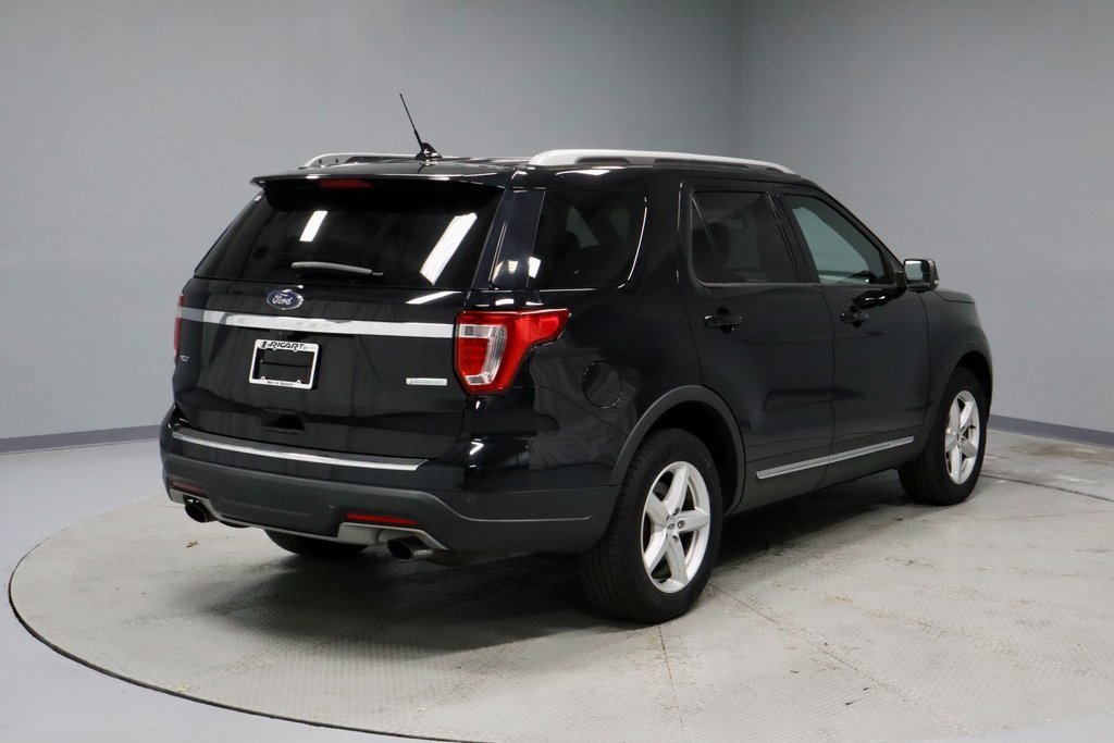 Used 2018 Ford Explorer XLT w/ Equipment Group 201A image 11