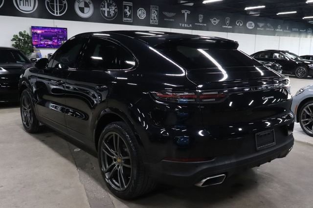 Used 2022 Porsche Cayenne Platinum Edition AWD/4WD image 3