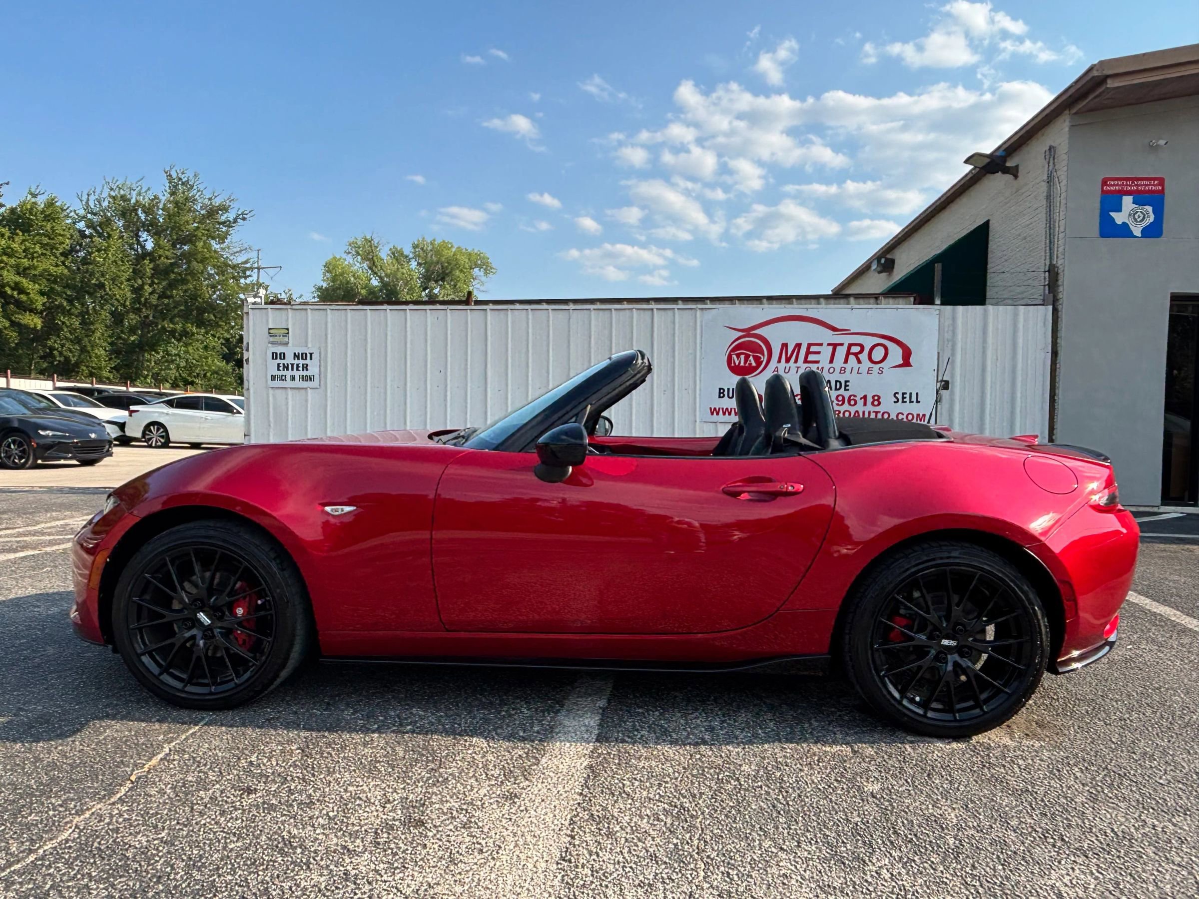 Used 2017 MAZDA MX-5 Miata Club w/ Brembo/BBS Package image 3
