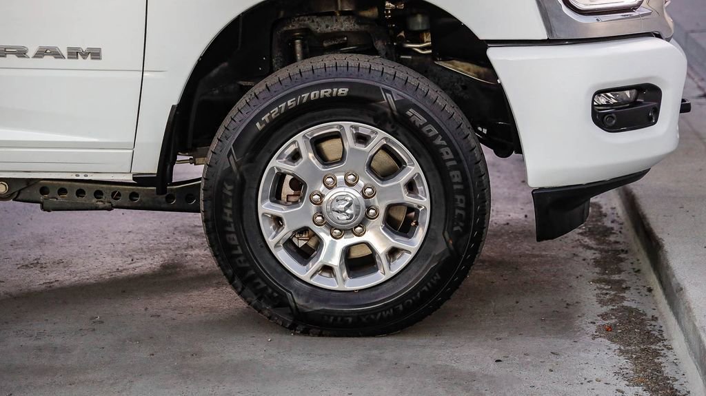 Used 2024 RAM 2500 Laramie AWD/4WD image 11