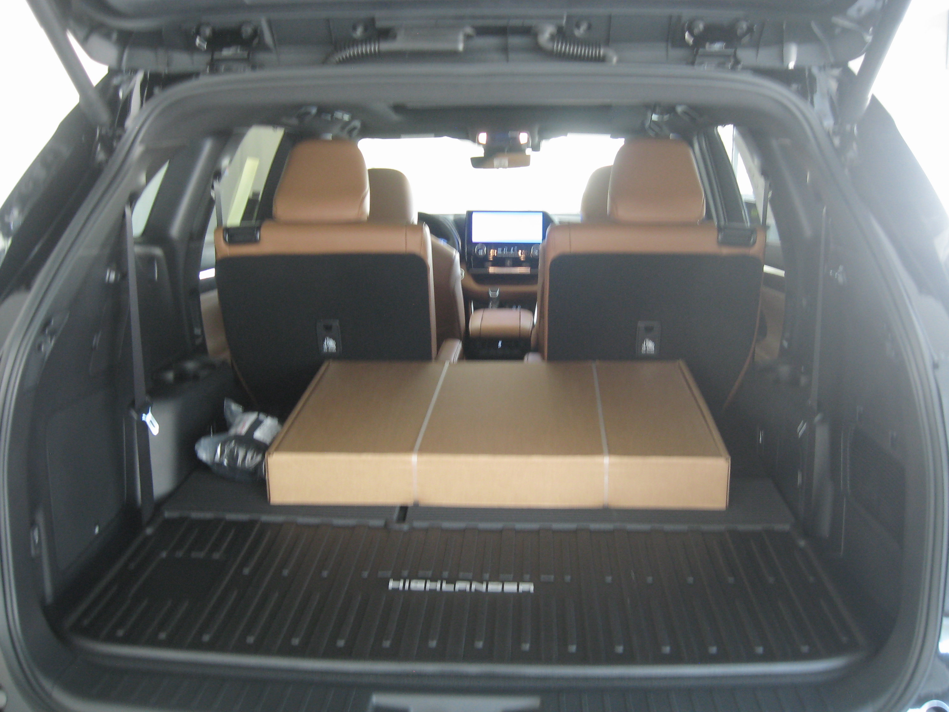 New 2026 Toyota Highlander Platinum image 21