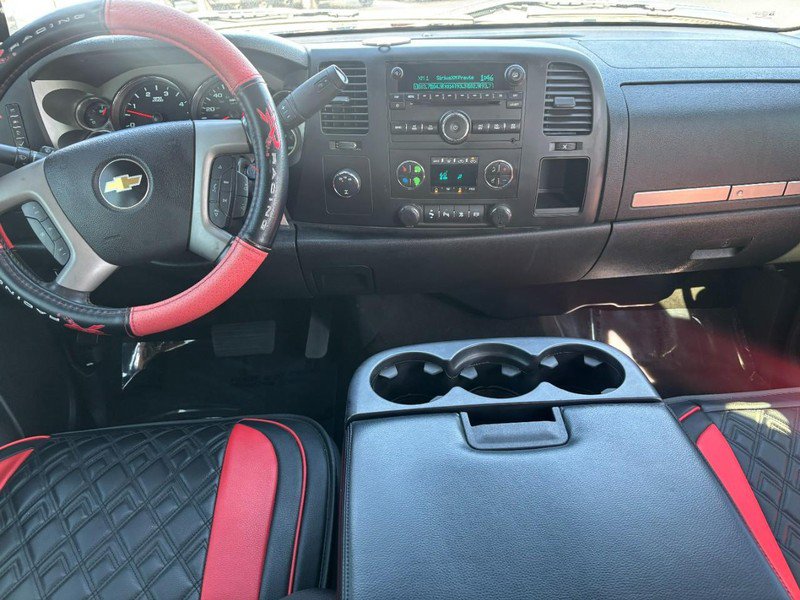 Used 2011 Chevrolet Silverado 2500 LT w/ Interior Plus Package AWD/4WD image 14