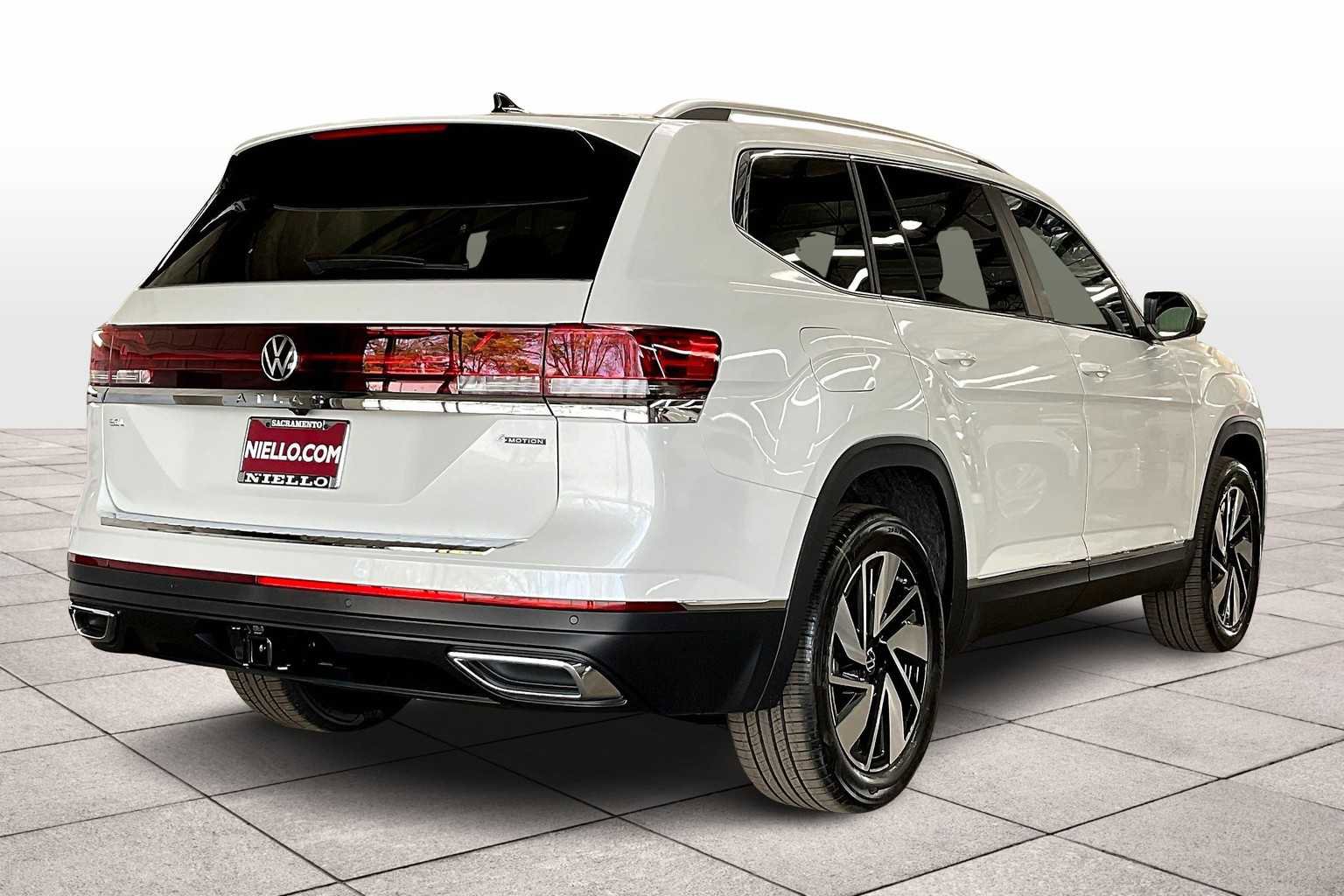 New 2025 Volkswagen Atlas SEL image 4