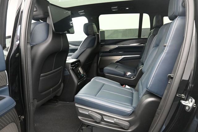 New 2025 Cadillac Escalade IQ Sport 2 AWD/4WD image 11