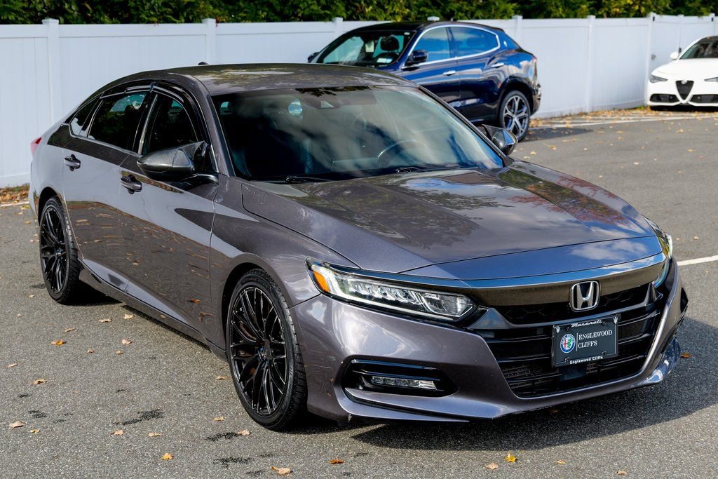 Used 2018 Honda Accord Sport image 9