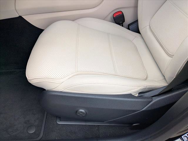 Used 2026 Mercedes-Benz GLC 300 4MATIC image 4