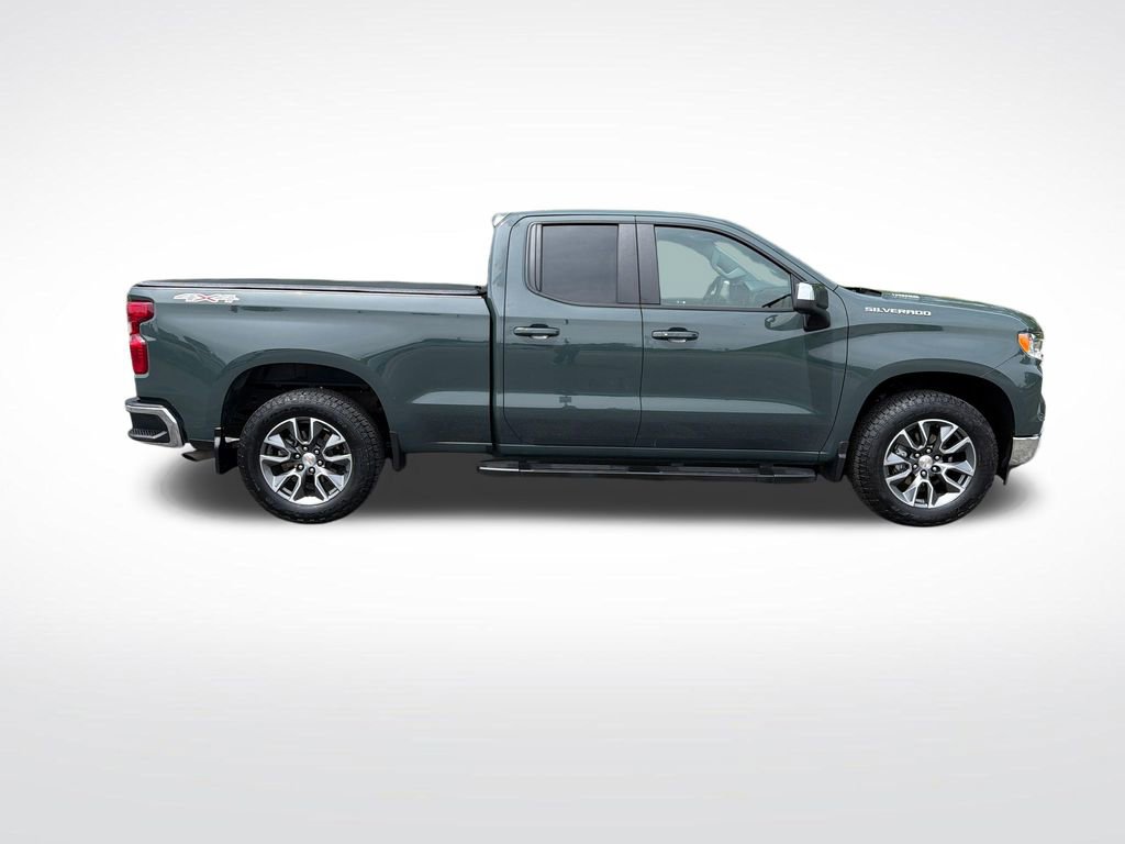 Used 2025 Chevrolet Silverado 1500 LT AWD/4WD image 7