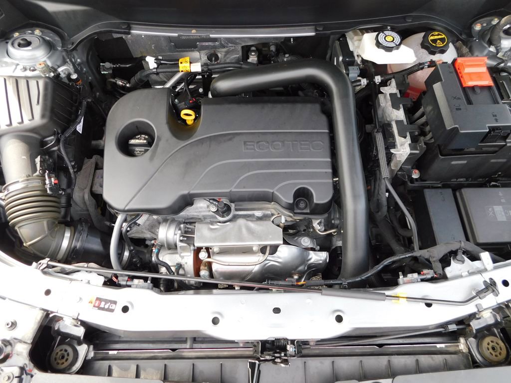 Used 2025 Chevrolet Equinox ACTIV w/ Safety and Technology Package image 39