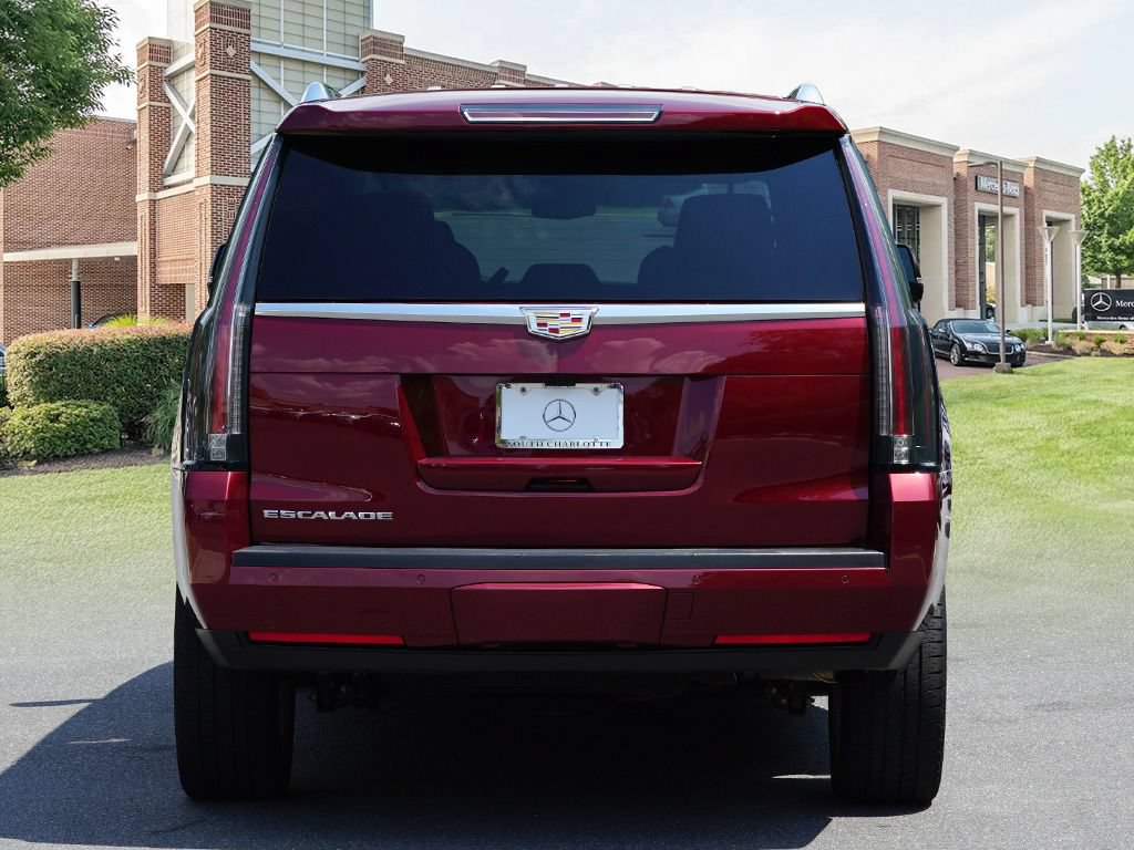 Used 2020 Cadillac Escalade Luxury AWD/4WD image 5