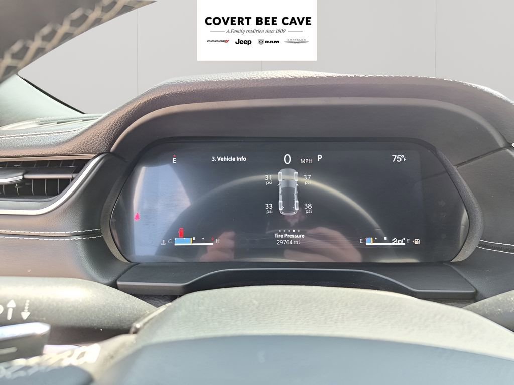 Used 2024 Jeep Grand Cherokee Limited w/ Luxury Tech Group II image 39