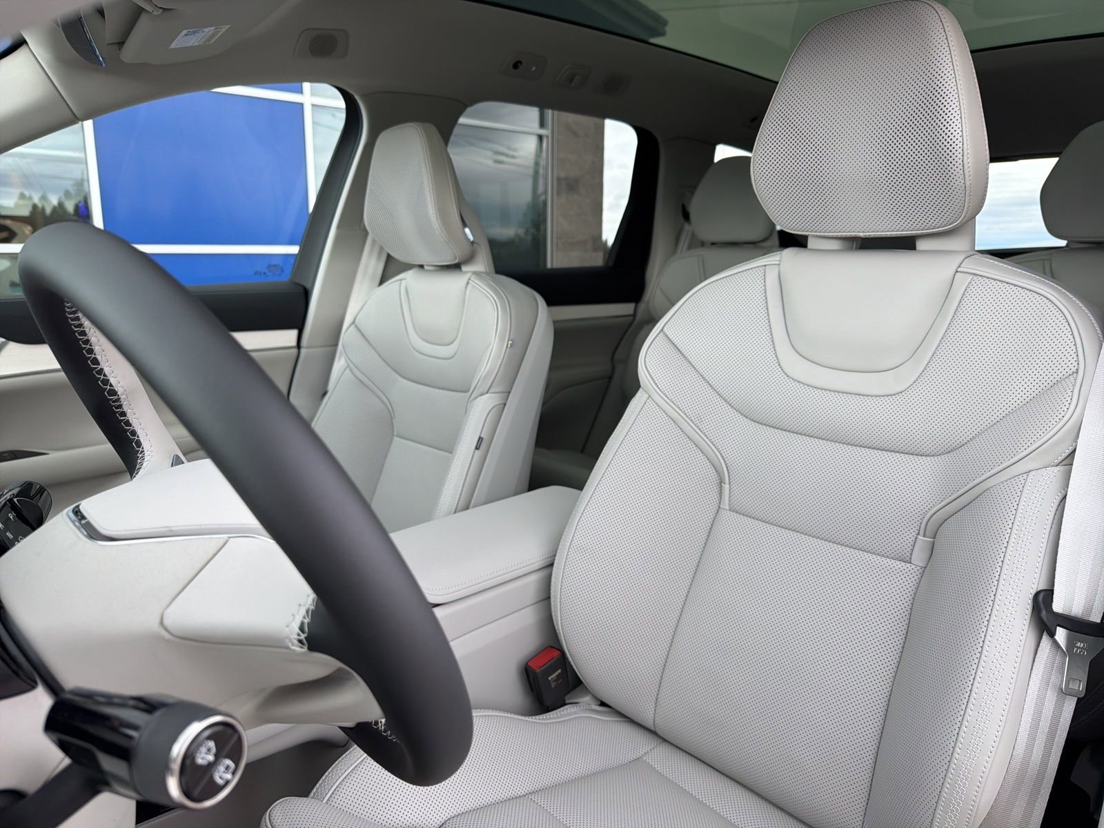 New 2026 Volvo EX90 Ultra image 18