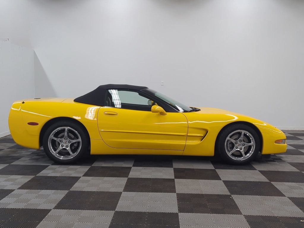 Used 2002 Chevrolet Corvette Convertible w/ Preferred Equipment Group2 RWD image 8