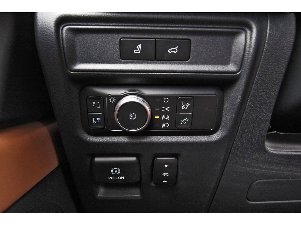 Used 2022 Ford Expedition Platinum image 19